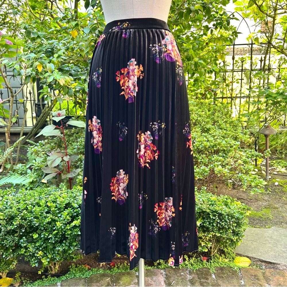 Anthropologie Maeve Velvet Floral Pleated Skirt Sz XS